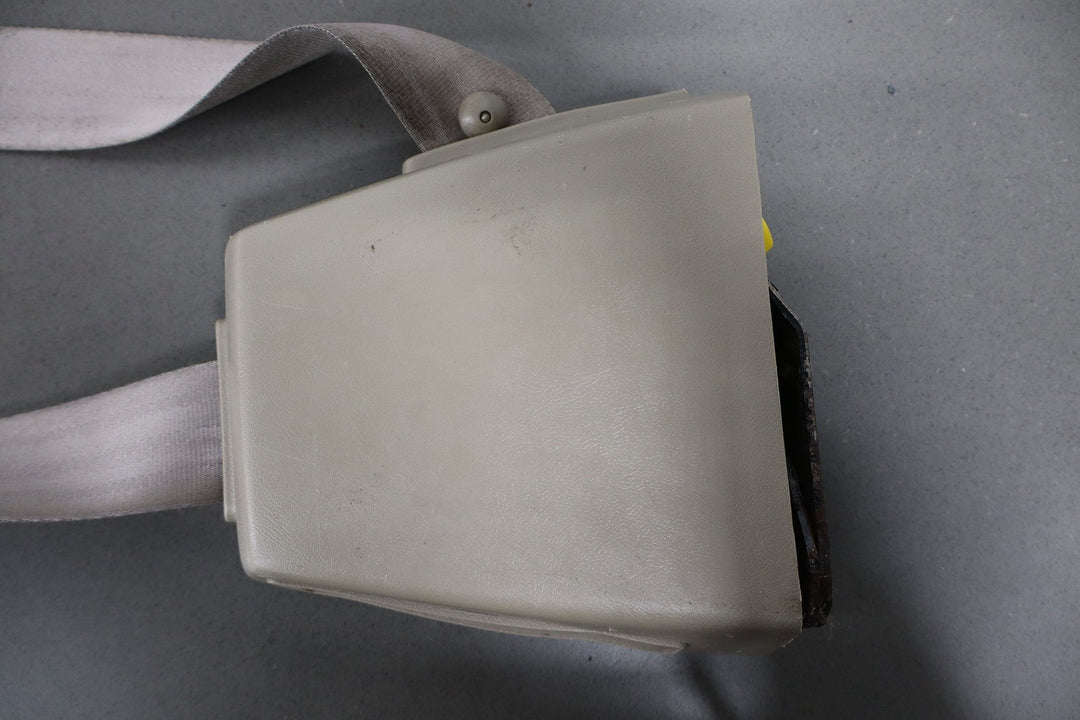 88 - 98 Chevy GMC C/K Truck Driver Left Front Seat Belt Retractor (Neutral)