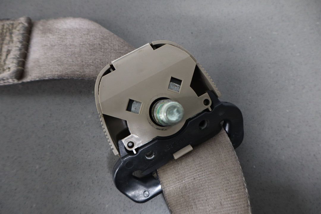 88 - 98 Chevy GMC C/K Truck Driver Left Front Seat Belt Retractor (Neutral)