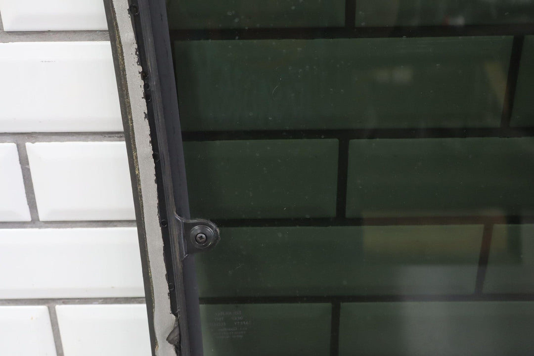 88 - 98 Chevy GMC GMT400 Extended Cab Right RH Rear Quarter Glass / Window