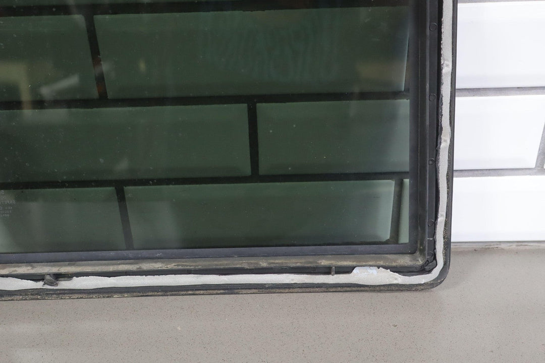 88 - 98 Chevy GMC GMT400 Extended Cab Right RH Rear Quarter Glass / Window