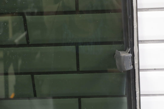 88 - 98 Chevy GMC GMT400 Extended Cab Right RH Rear Quarter Glass / Window