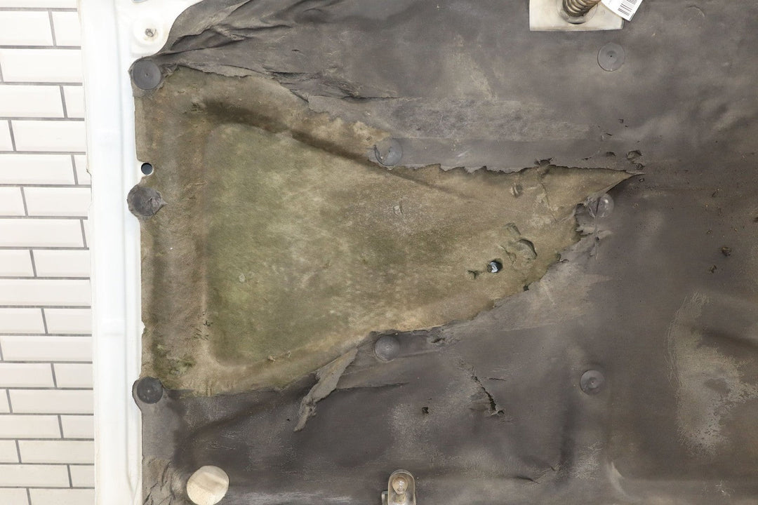 88 - 98 Chevy GMC Truck SUV GMT400 OEM Hood (Summit White 50U) Dents