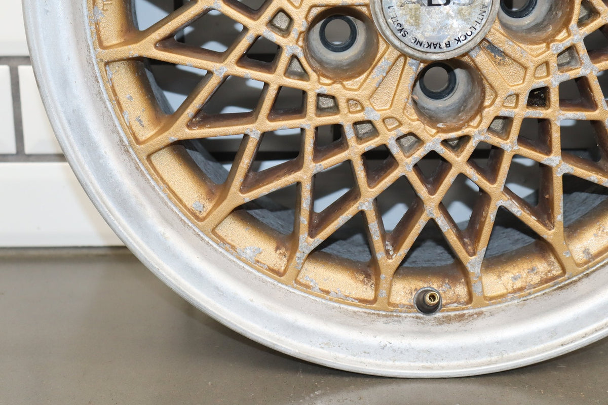 89-96 Pontiac Grand Prix 16x8 Mesh Alloy Wheel LH Front