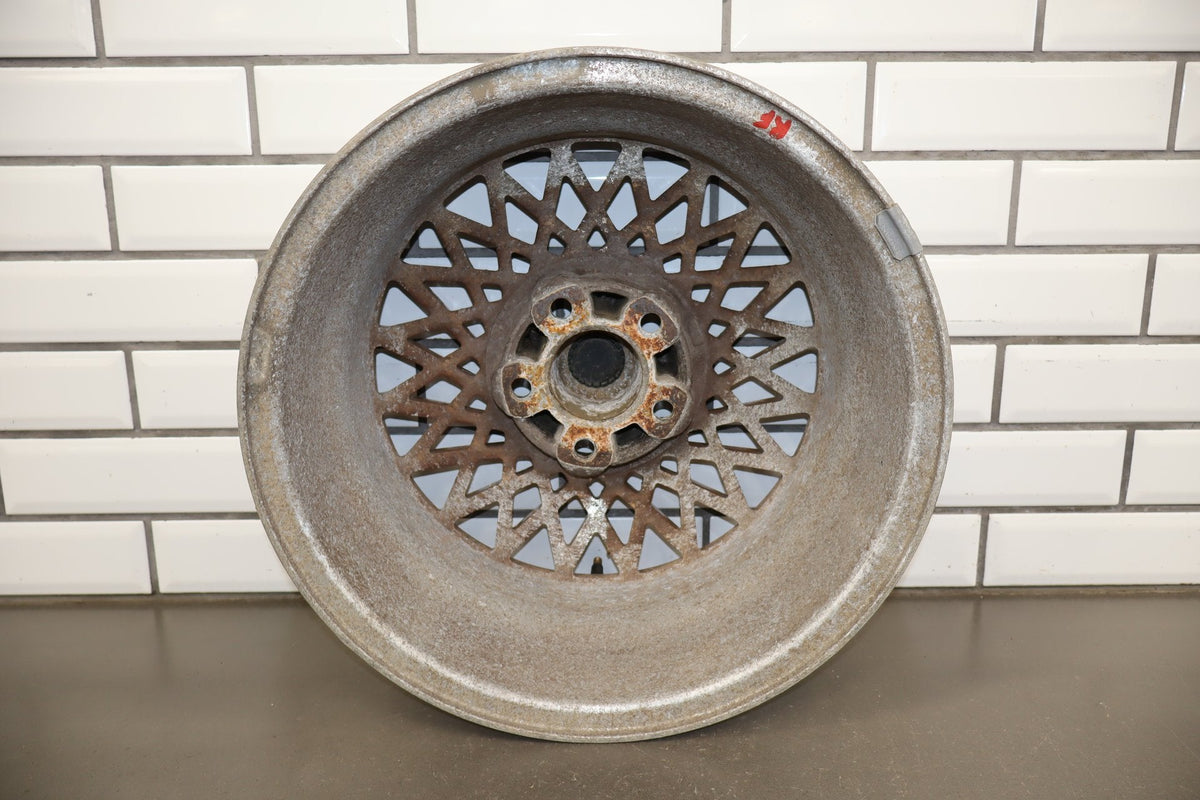 89-96 Pontiac Grand Prix 16x8 Mesh Alloy Wheel RH Front