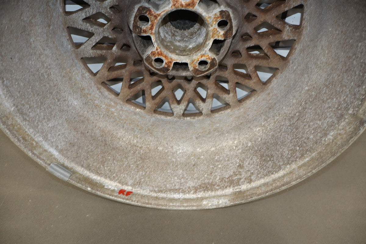89-96 Pontiac Grand Prix 16x8 Mesh Alloy Wheel RH Front