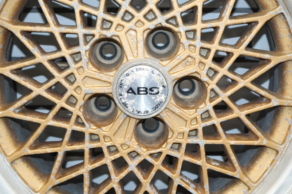 89-96 Pontiac Grand Prix 16x8 Mesh Alloy Wheel RH Front
