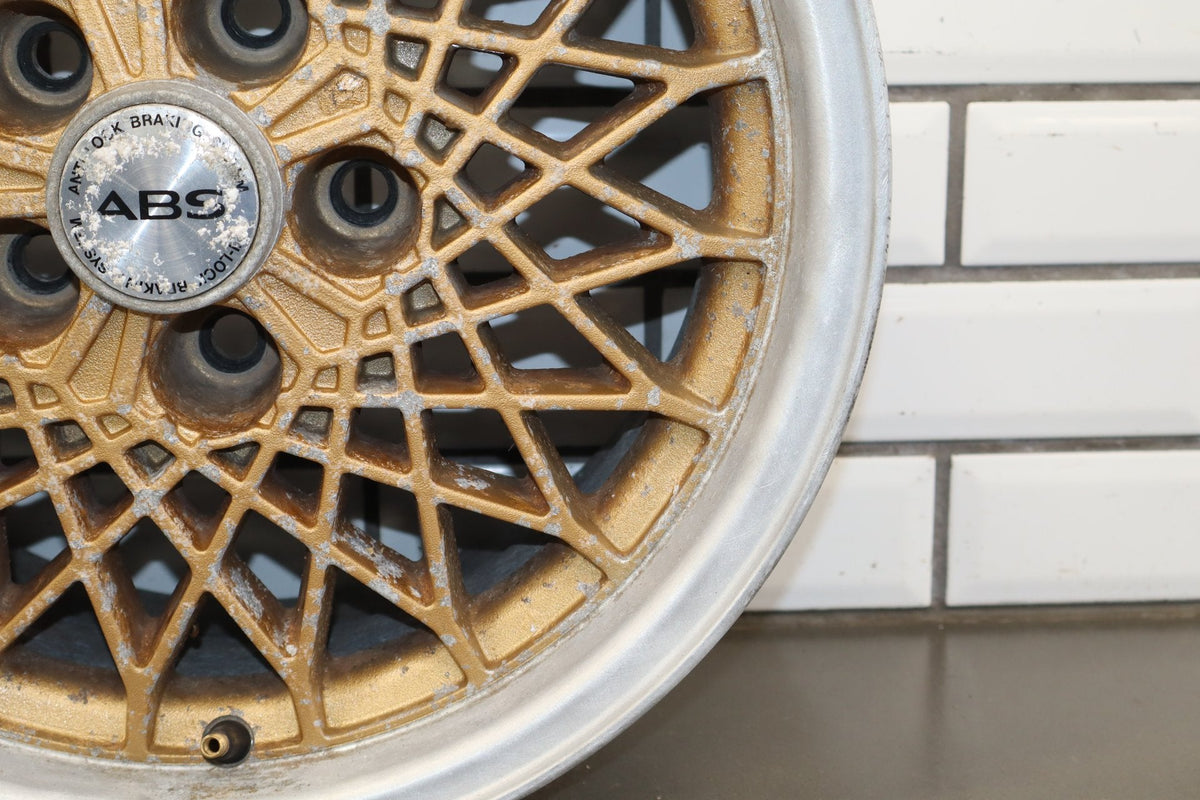 89-96 Pontiac Grand Prix 16x8 Mesh Alloy Wheel RH Front