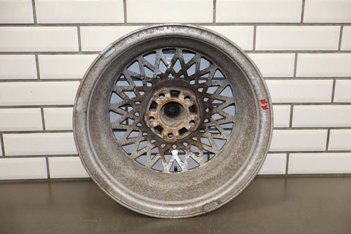 89-96 Pontiac Grand Prix 16x8 Mesh Alloy Wheel RH Rear