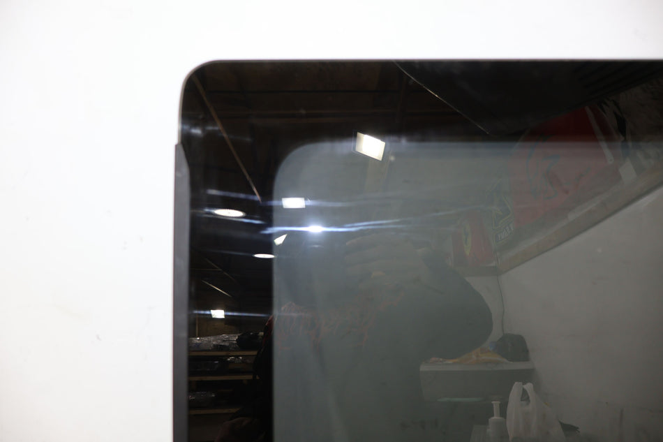 2004 GMC Savana 1500- REAR DOOR GLASS/WINDOW