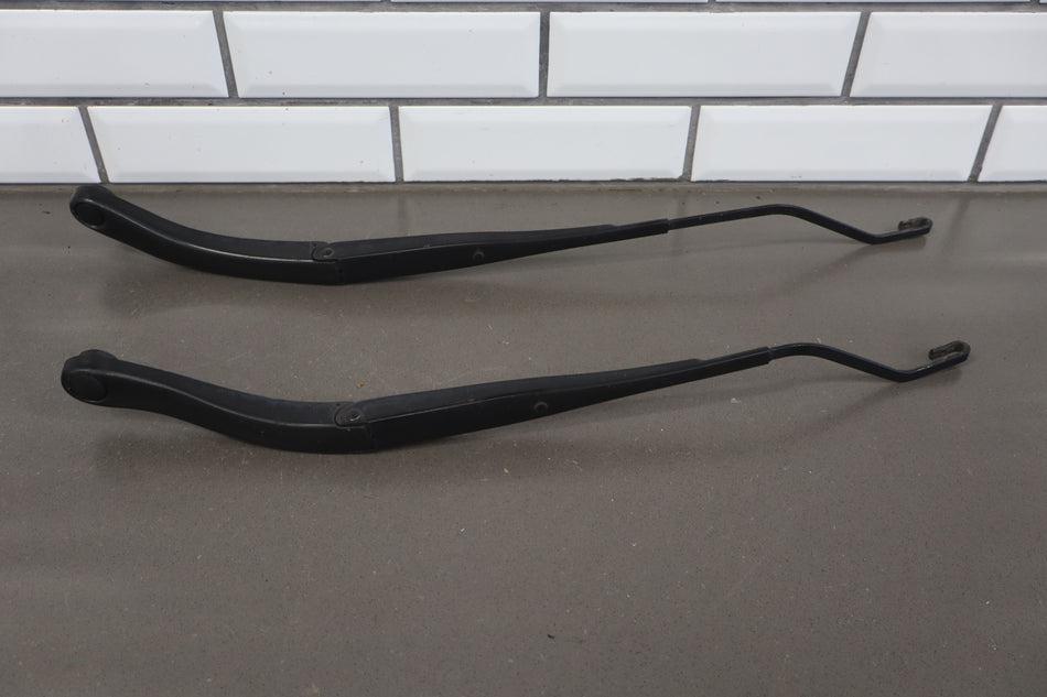 2005 Pontiac GTO- Wiper Arm