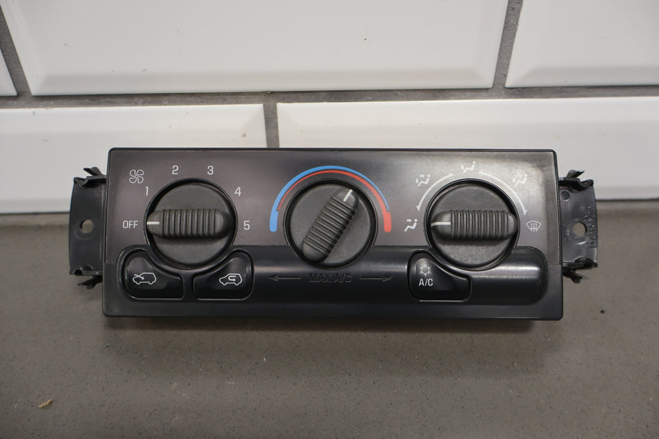 2001 Chevrolet Silverado 2500- Heater/AC Controls