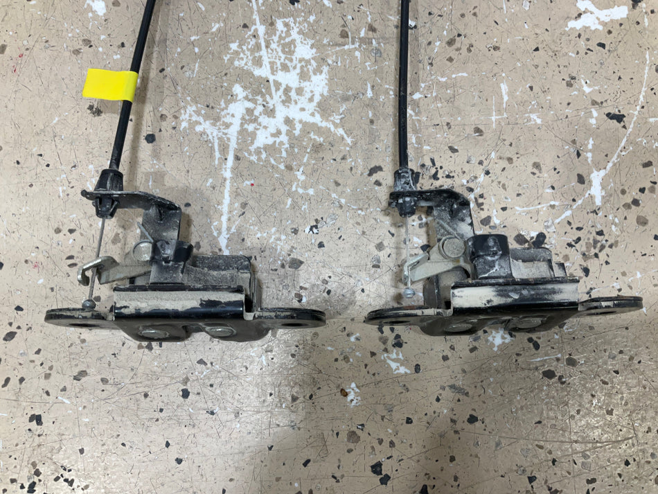 03-09 Hummer H2 Pair of LH & RH Hatch Latches Includes Cables Tested
