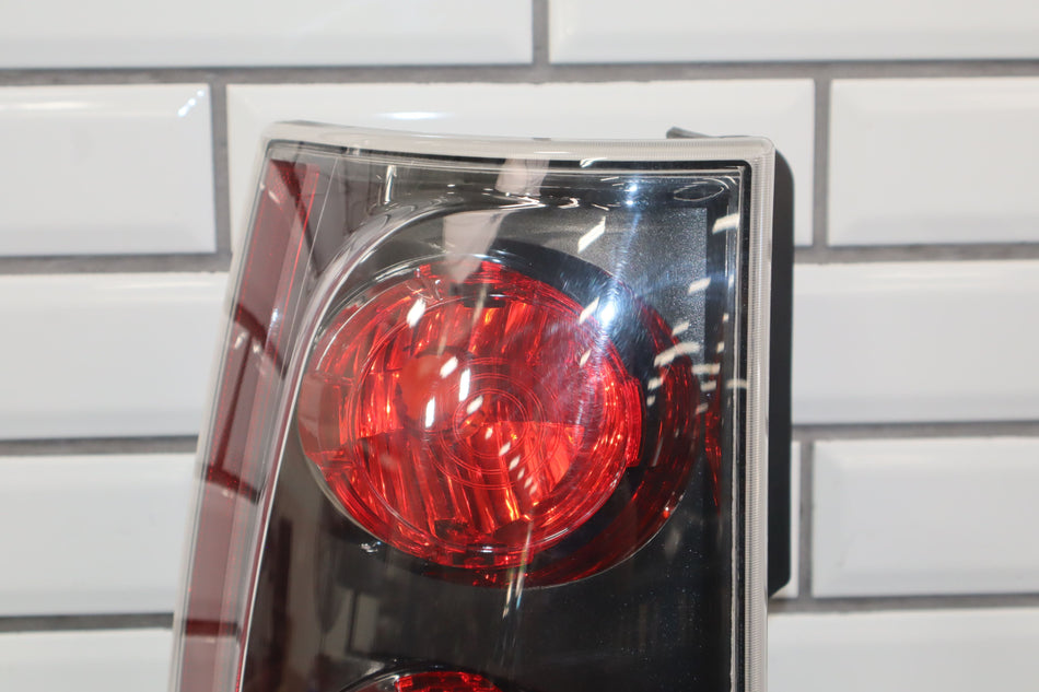 2010 GMC Yukon- TAIL LIGHT ASSEMBLY