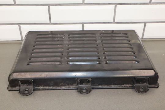 90 - 96 C4 Corvette 5.7L Air Cleaner Intake Tube - Lid - Tie Downs ONLY *See Photo