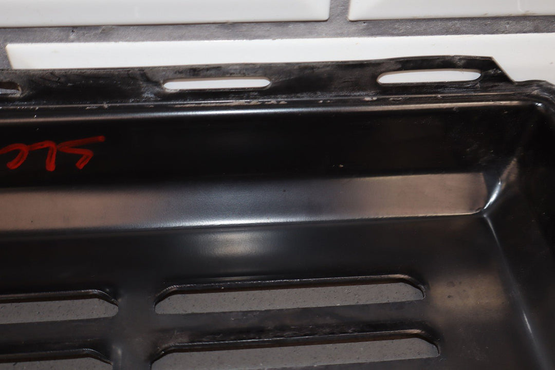 90 - 96 C4 Corvette 5.7L Air Cleaner Intake Tube - Lid - Tie Downs ONLY *See Photo