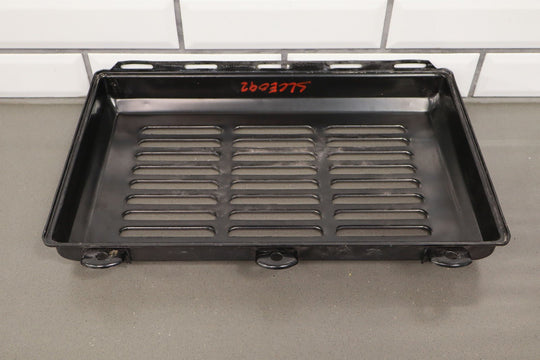 90 - 96 C4 Corvette 5.7L Air Cleaner Intake Tube - Lid - Tie Downs ONLY *See Photo