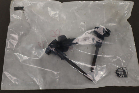 90 - 96 C4 Corvette 5.7L Air Cleaner Intake Tube - Lid - Tie Downs ONLY *See Photo