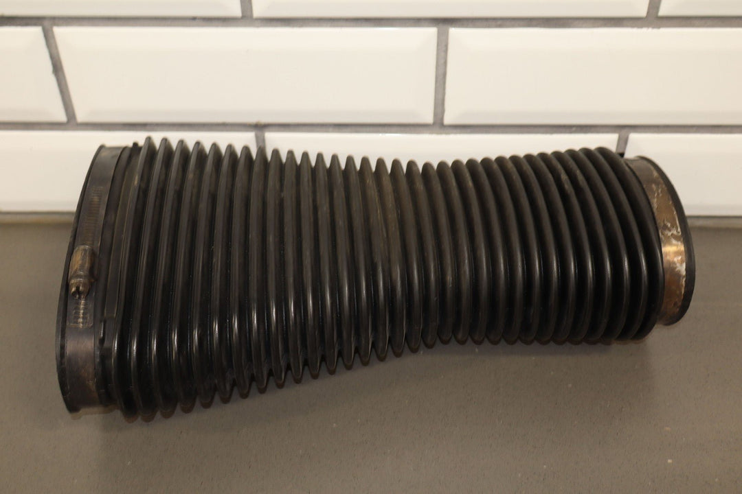 90 - 96 C4 Corvette 5.7L Air Cleaner Intake Tube - Lid - Tie Downs ONLY *See Photo