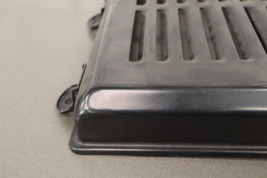 90 - 96 C4 Corvette 5.7L Air Cleaner Intake Tube - Lid - Tie Downs ONLY *See Photo