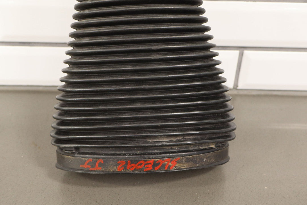 90 - 96 C4 Corvette 5.7L Air Cleaner Intake Tube - Lid - Tie Downs ONLY *See Photo