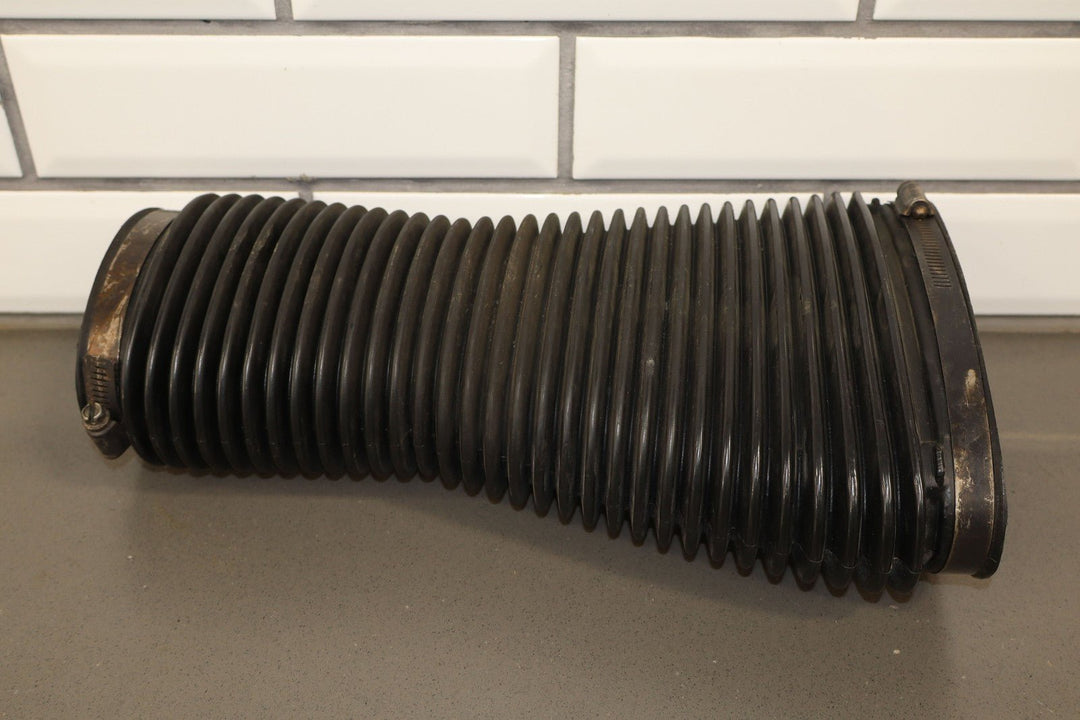 90 - 96 C4 Corvette 5.7L Air Cleaner Intake Tube - Lid - Tie Downs ONLY *See Photo