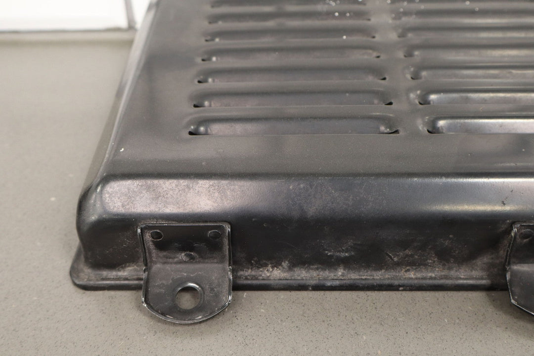 90 - 96 C4 Corvette 5.7L Air Cleaner Intake Tube - Lid - Tie Downs ONLY *See Photo