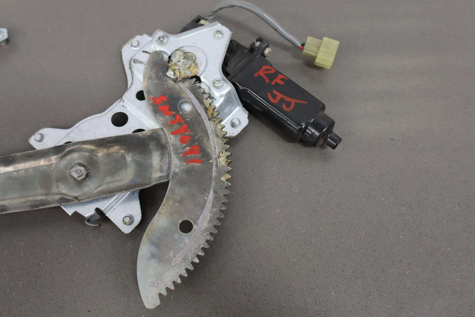 1992 Toyota Land Cruiser- Right Front Door Regulator
