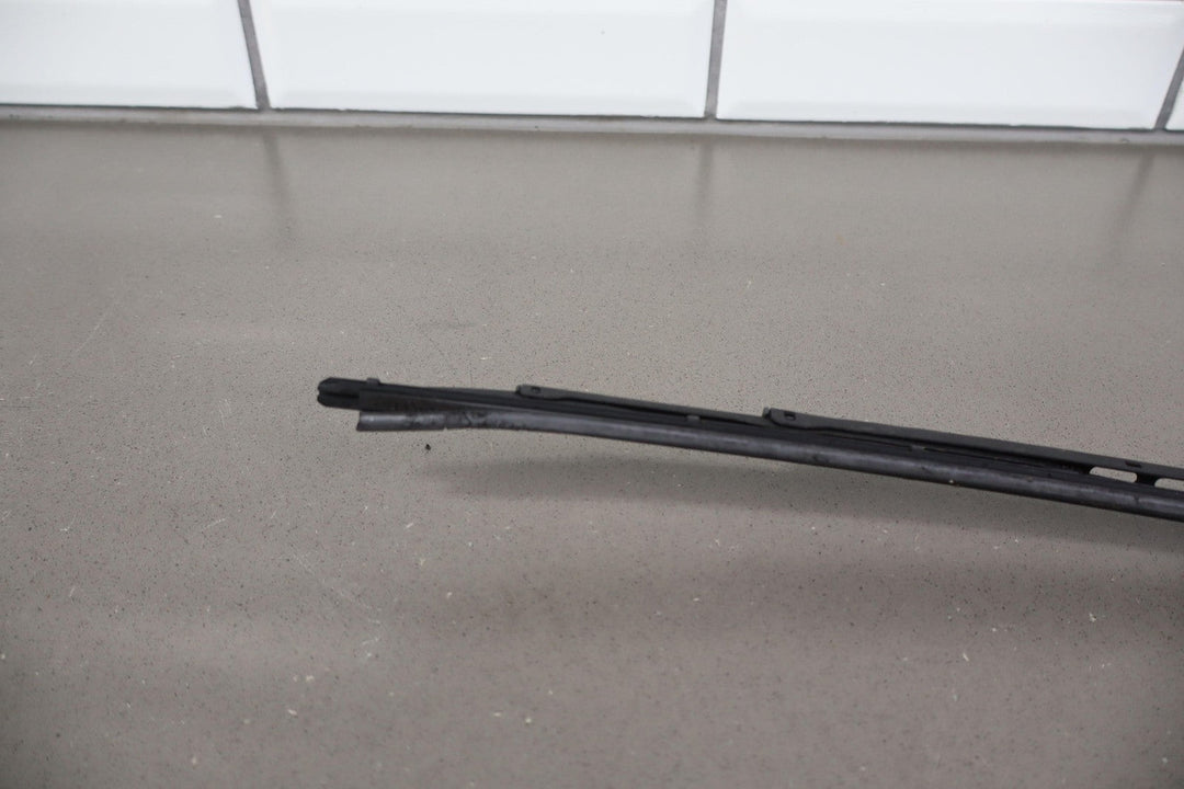 91 - 92 Land Cruiser Pair LH&RH Windshield Wiper Arms W/ Used Blades (Rusty)