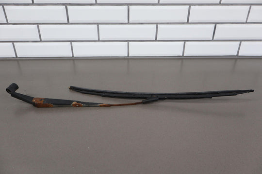 91 - 92 Land Cruiser Pair LH&RH Windshield Wiper Arms W/ Used Blades (Rusty)