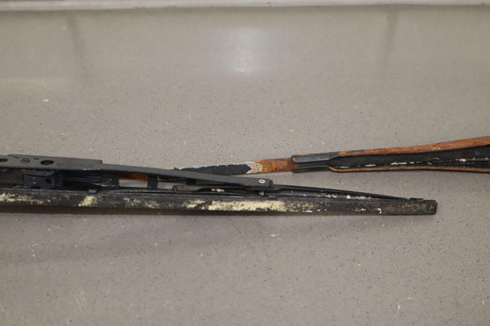 91 - 92 Land Cruiser Pair LH&RH Windshield Wiper Arms W/ Used Blades (Rusty)