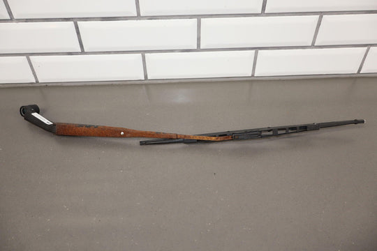 91 - 92 Land Cruiser Pair LH&RH Windshield Wiper Arms W/ Used Blades (Rusty)