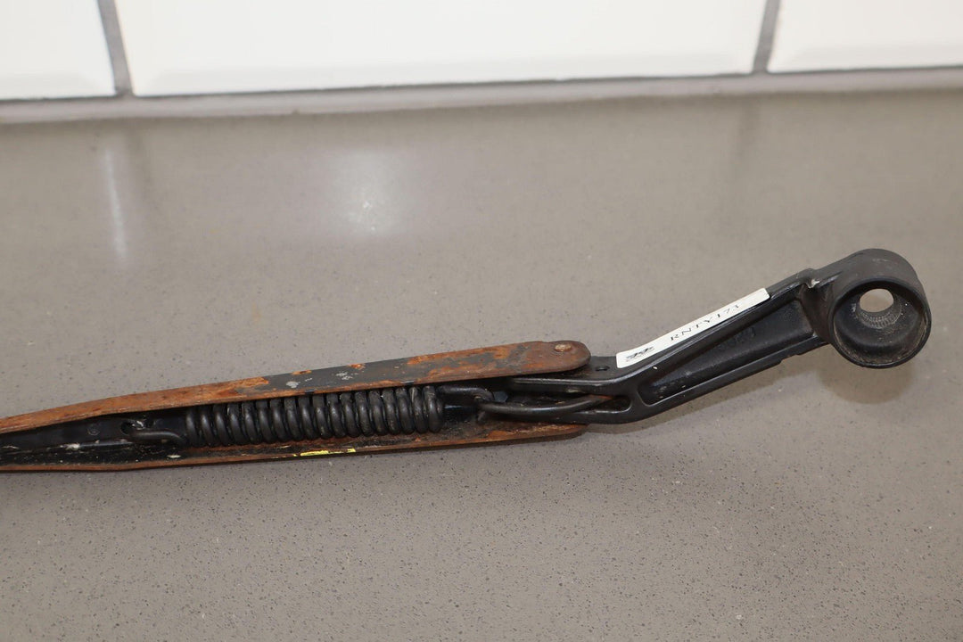 91 - 92 Land Cruiser Pair LH&RH Windshield Wiper Arms W/ Used Blades (Rusty)