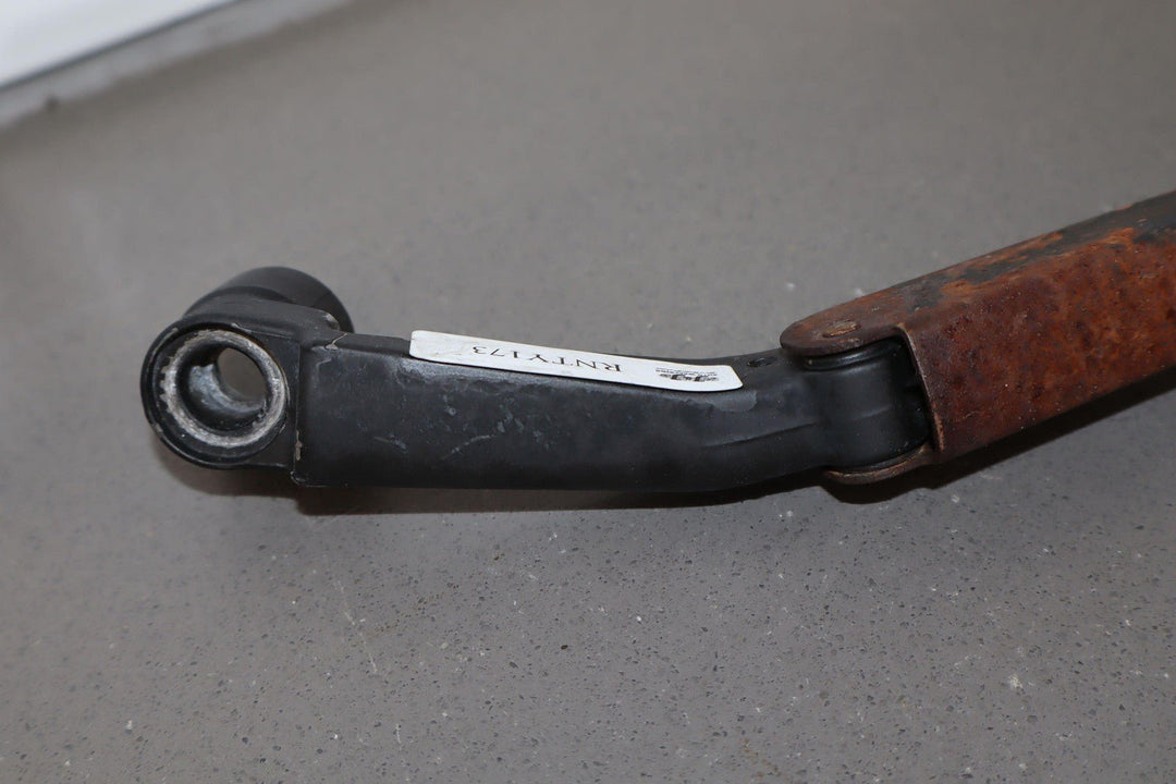 91 - 92 Land Cruiser Pair LH&RH Windshield Wiper Arms W/ Used Blades (Rusty)