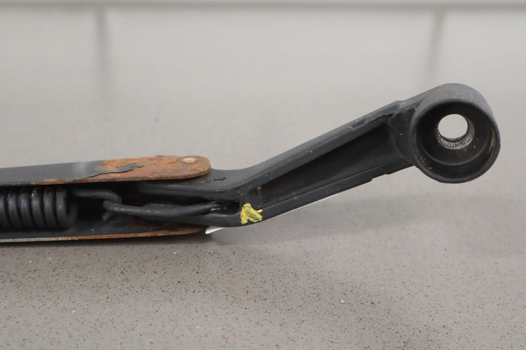 91 - 92 Land Cruiser Pair LH&RH Windshield Wiper Arms W/ Used Blades (Rusty)