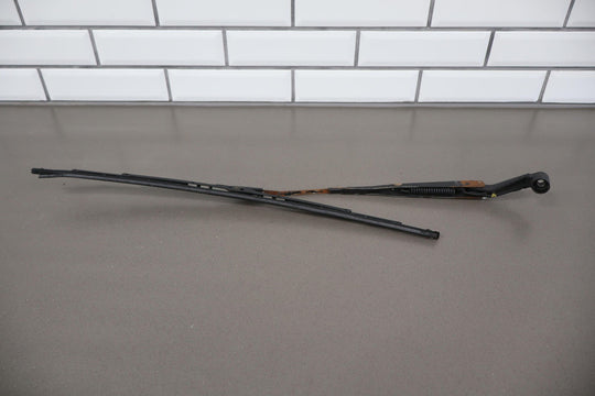 91 - 92 Land Cruiser Pair LH&RH Windshield Wiper Arms W/ Used Blades (Rusty)