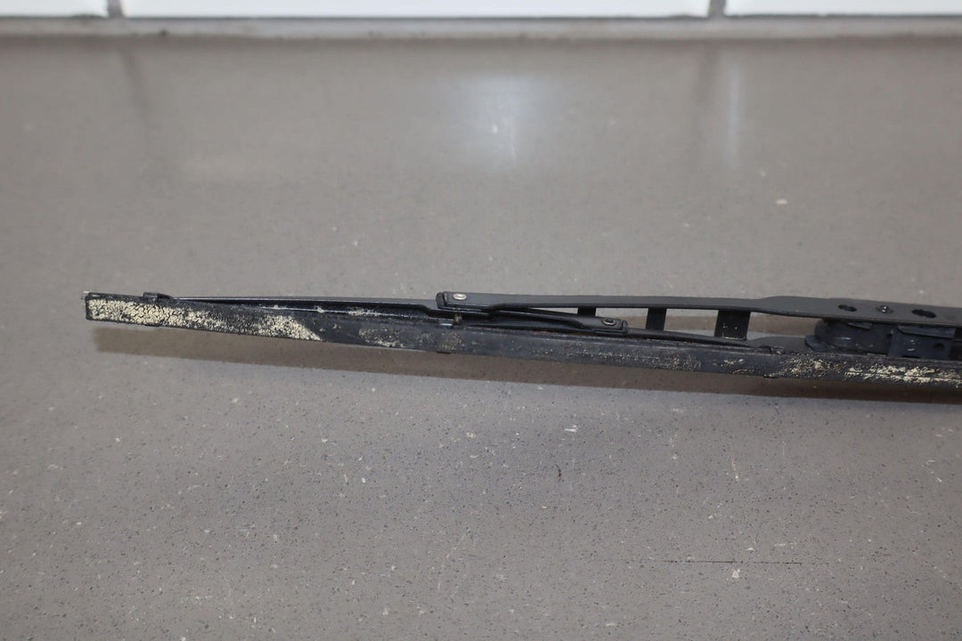 91 - 92 Land Cruiser Pair LH&RH Windshield Wiper Arms W/ Used Blades (Rusty)