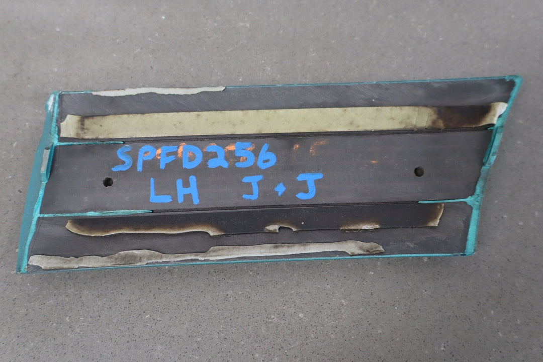 91 - 93 Ford Mustang Left Driver Fender Molding (Between Front Wheel & Door)