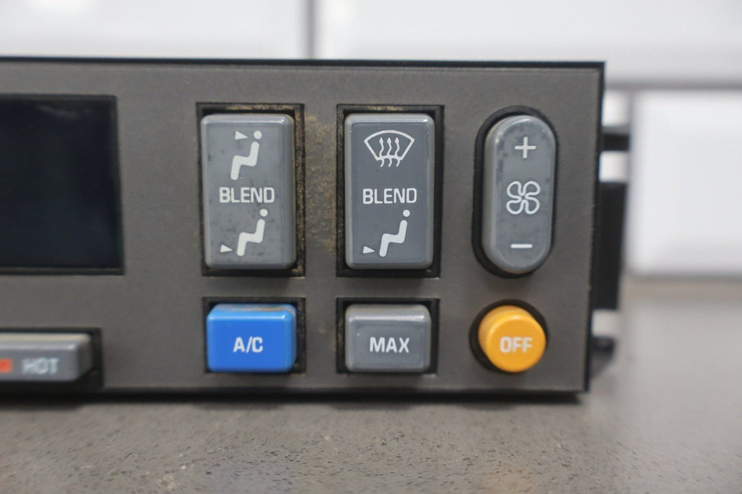 91 - 94 Chevy C/K Truck GMT400 Digital Climate Control OEM 16188335