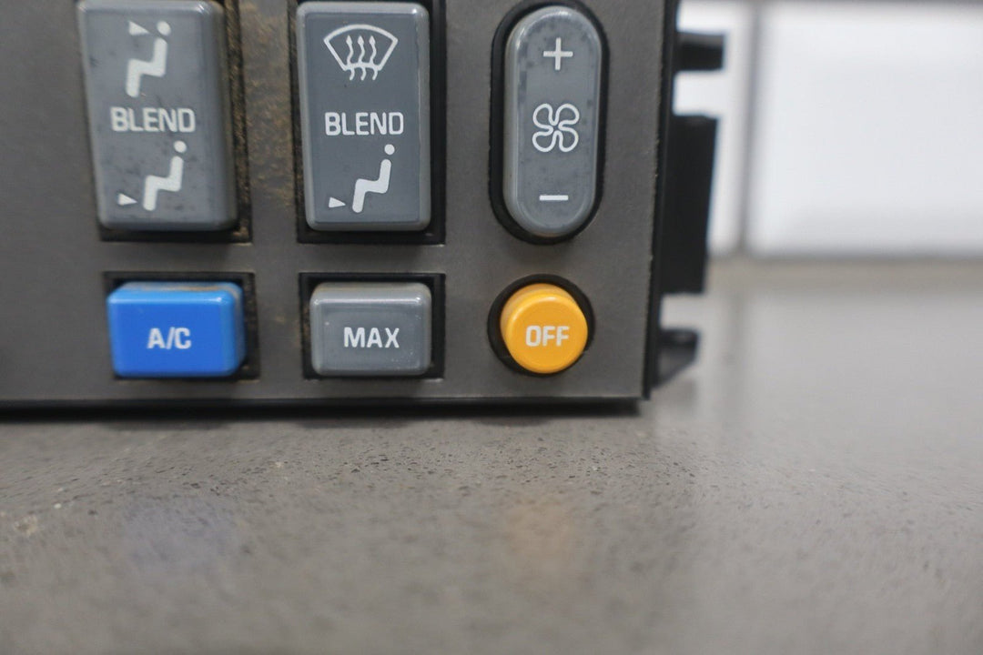 91 - 94 Chevy C/K Truck GMT400 Digital Climate Control OEM 16188335