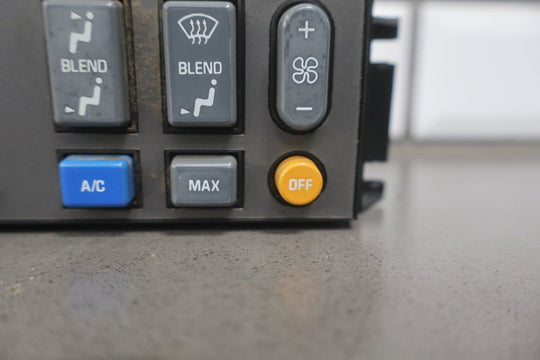 91 - 94 Chevy C/K Truck GMT400 Digital Climate Control OEM 16188335