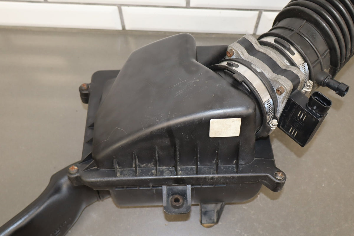 91-95 Pontiac Grand Prix (W) 3.4 LQ1 Air Cleaner Complete MAF