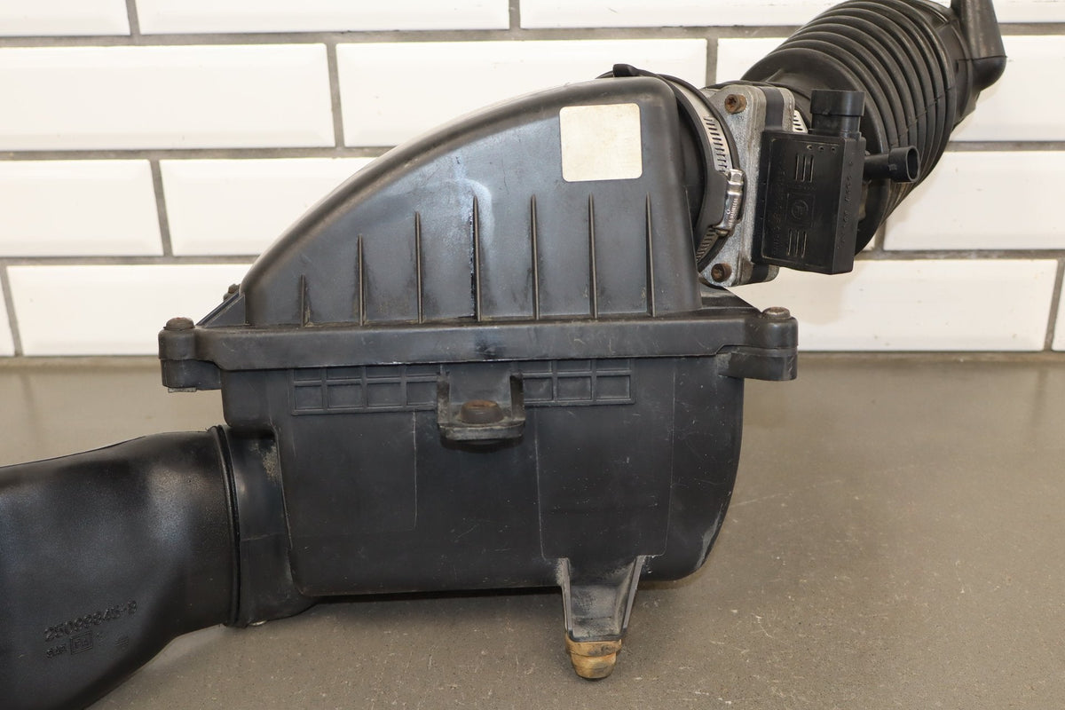 91-95 Pontiac Grand Prix (W) 3.4 LQ1 Air Cleaner Complete MAF