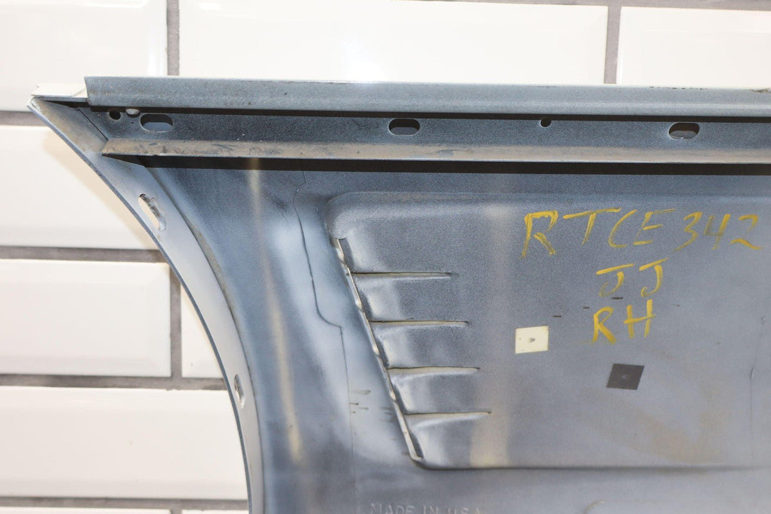 91 - 96 Chevy C4 Corvette Right Passenger Fender (Artctic White 10U)