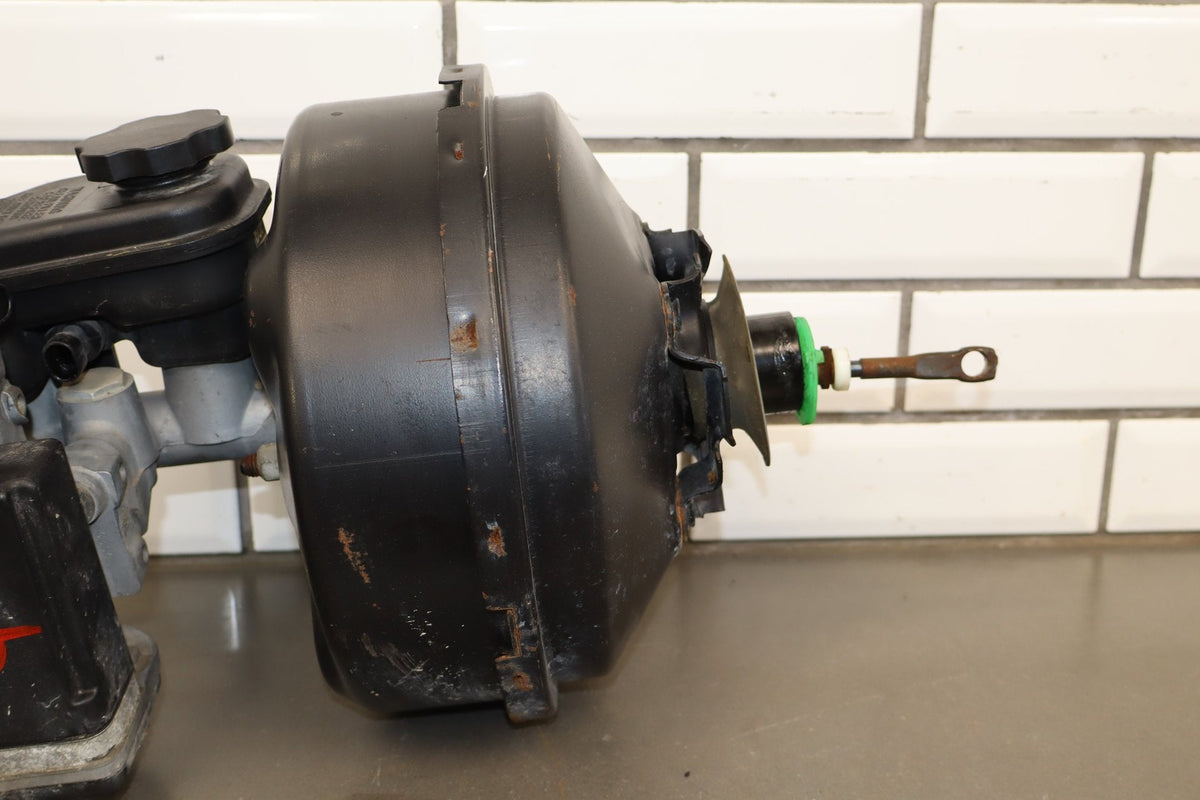 91-96 Pontiac Grand Prix Brake Booster With Master Cylinder