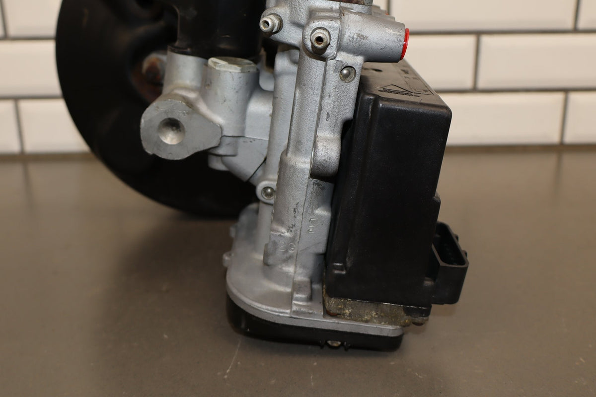 91-96 Pontiac Grand Prix Brake Booster With Master Cylinder