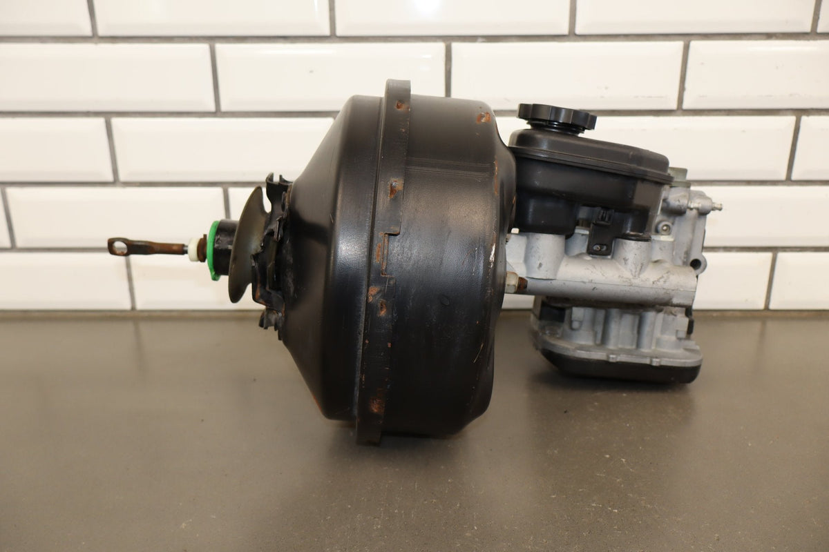 91-96 Pontiac Grand Prix Brake Booster With Master Cylinder