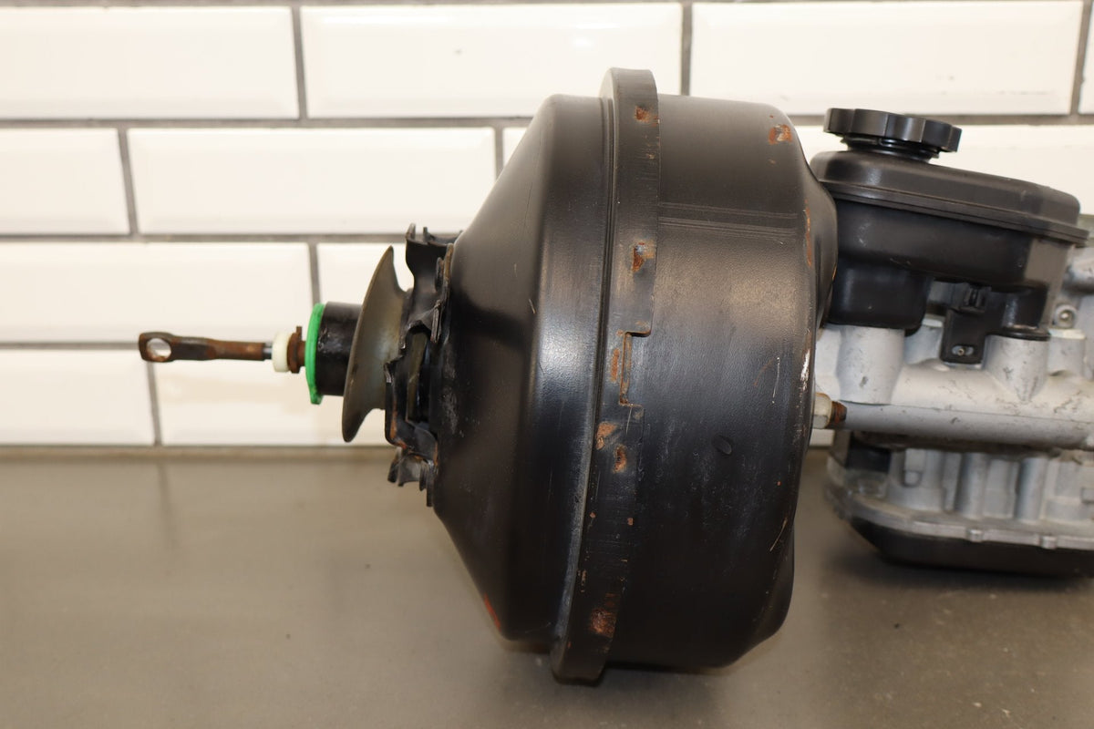 91-96 Pontiac Grand Prix Brake Booster With Master Cylinder