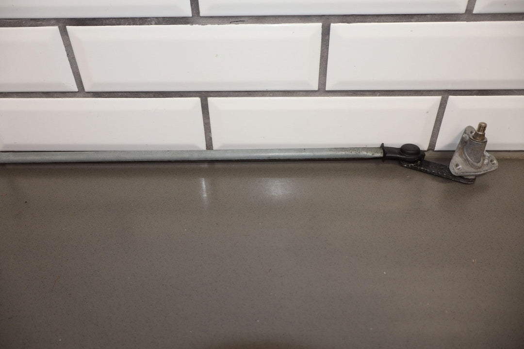 91 - 97 Toyota Land Cruiser Front Wiper Transmission Linkage & Motor