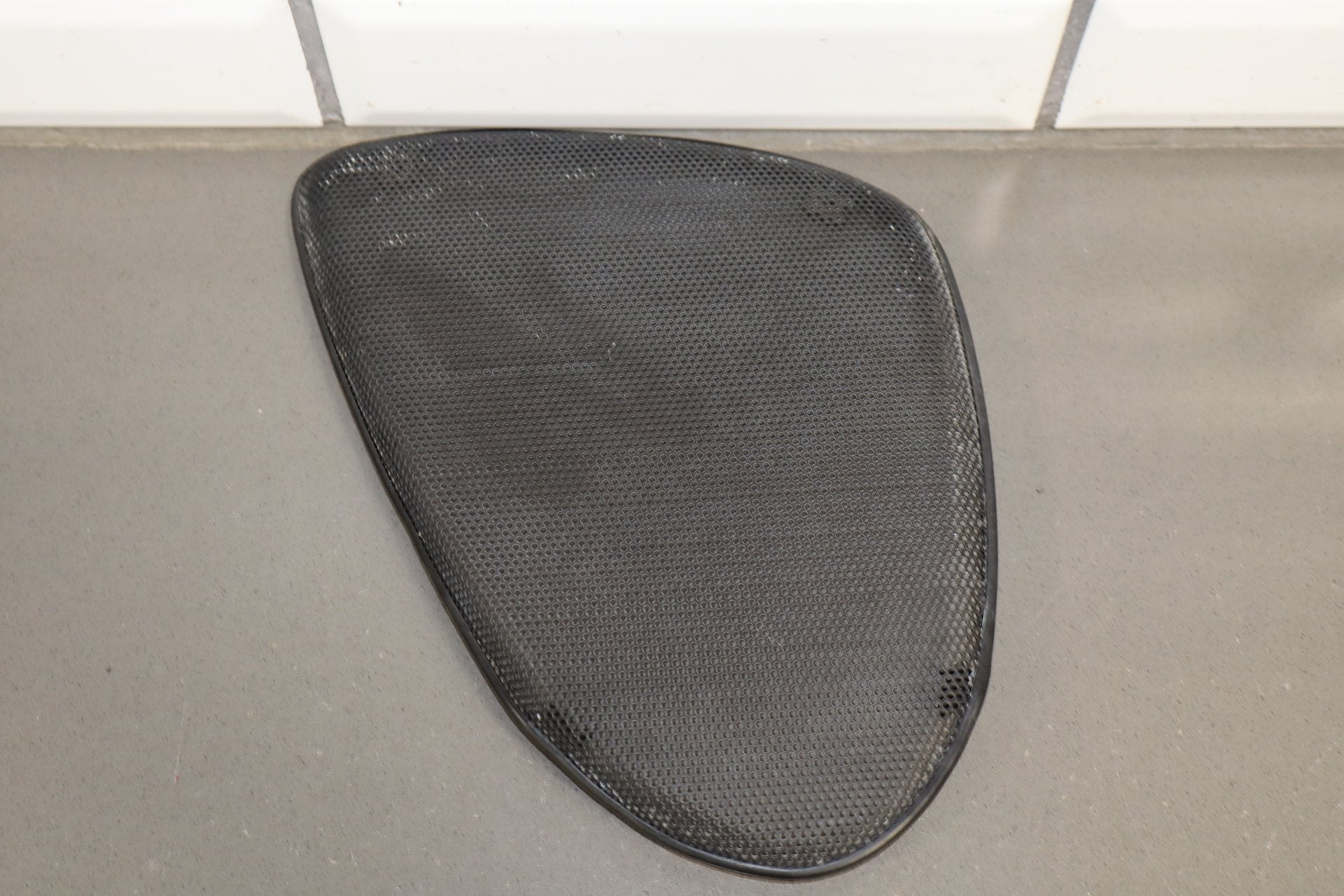 92-02 Dodge Viper RT/10 Hood Air Inlet Screens/ Speaker Grills 4709248 4709249