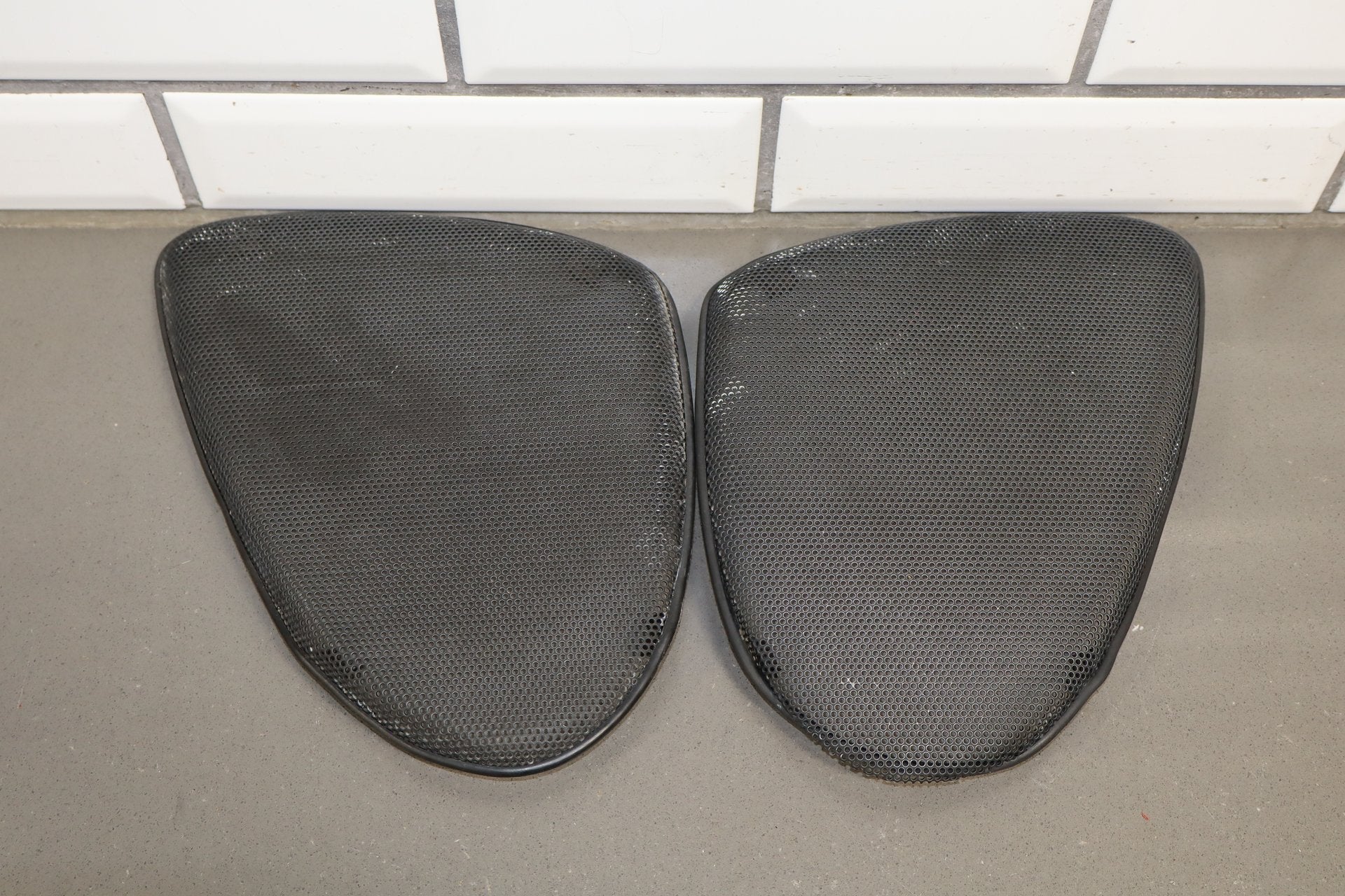 92-02 Dodge Viper RT/10 Hood Air Inlet Screens/ Speaker Grills 4709248 4709249